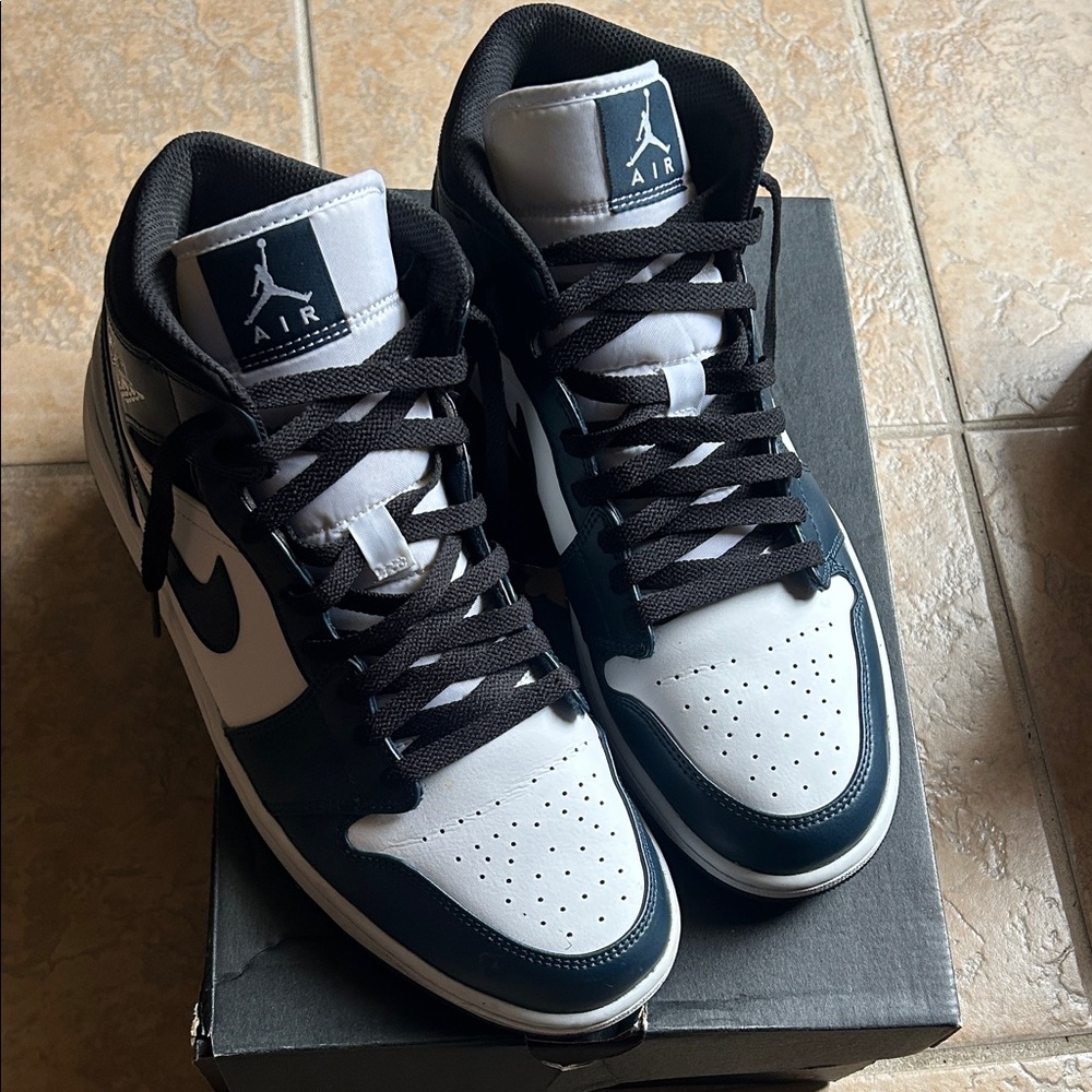 Air Jordan 1 MID(Armory Navy/White-Black Marine Amure/Noir/Blanc(worn once)